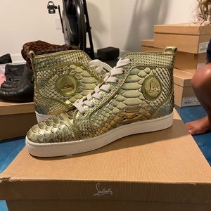 Louis flat python Mika